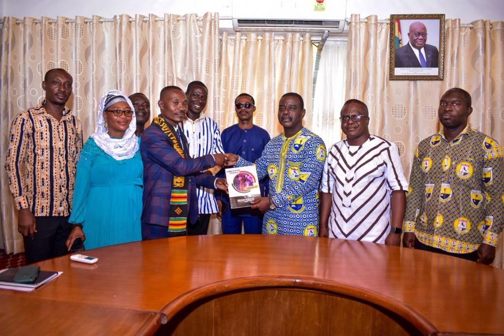 Ghana’s Most Outstanding Teacher 2021 Pays A Courtesy Call On The Management Of The University